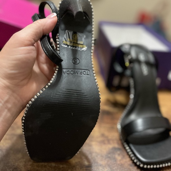 New in box Top Moda Stiletto Jeweled Heels - Picture 2 of 5